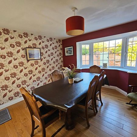 Tarporley Holiday Cottage Екстериор снимка