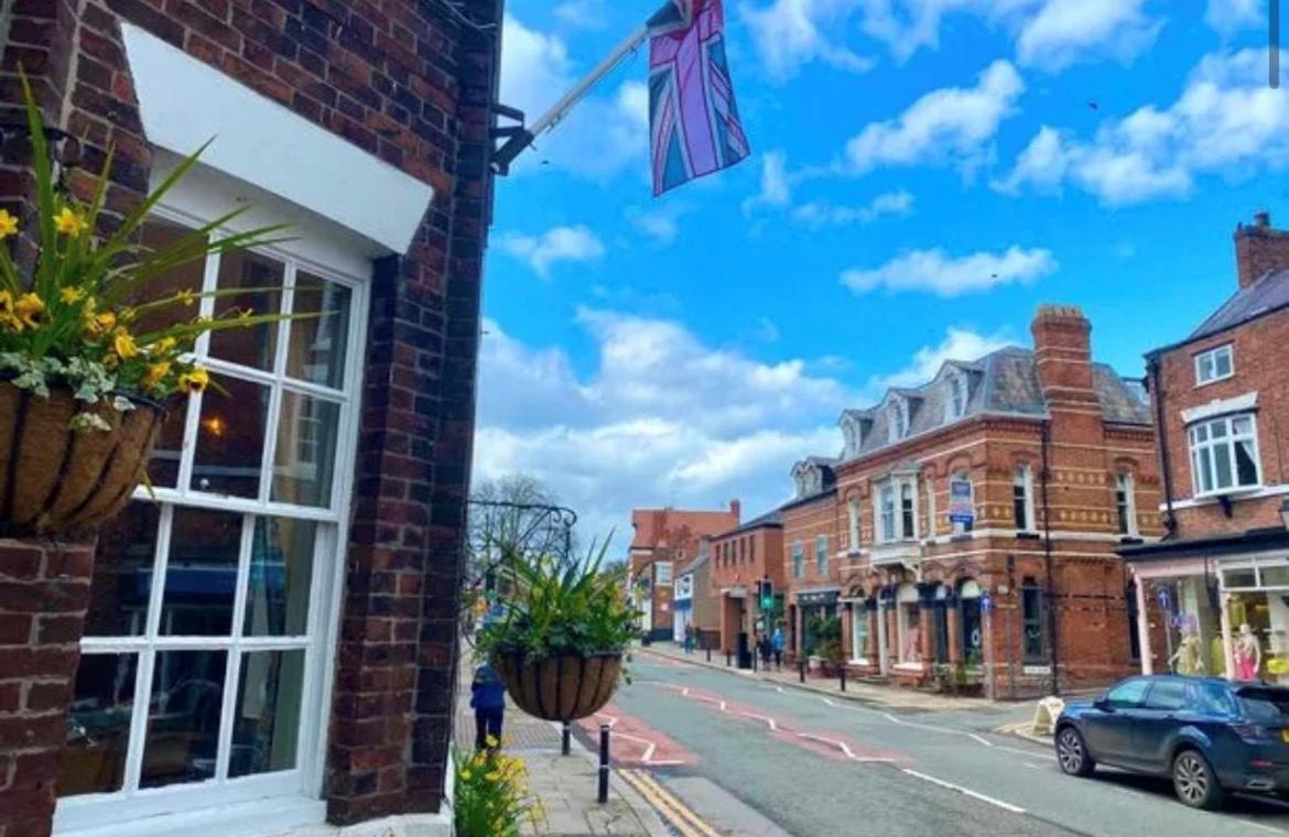 Tarporley Holiday Cottage Екстериор снимка