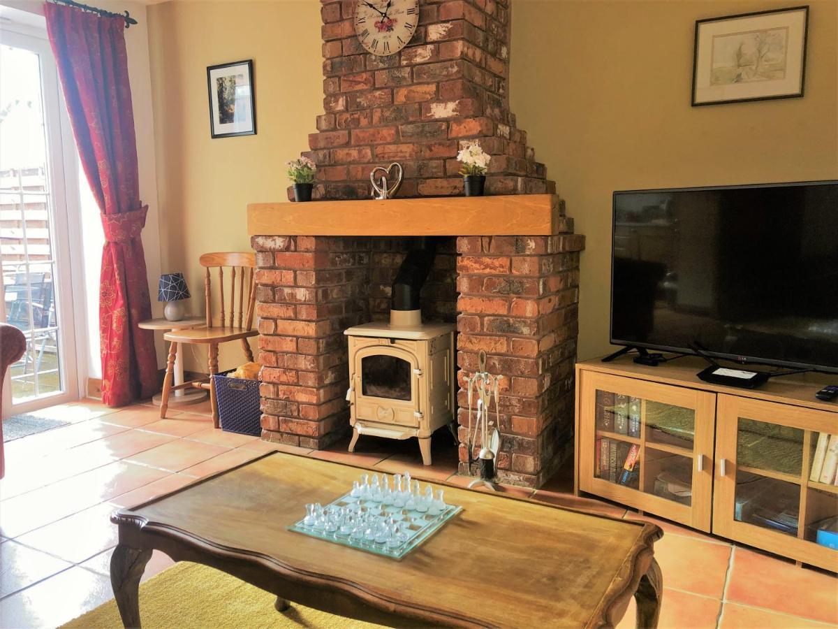 Tarporley Holiday Cottage Екстериор снимка